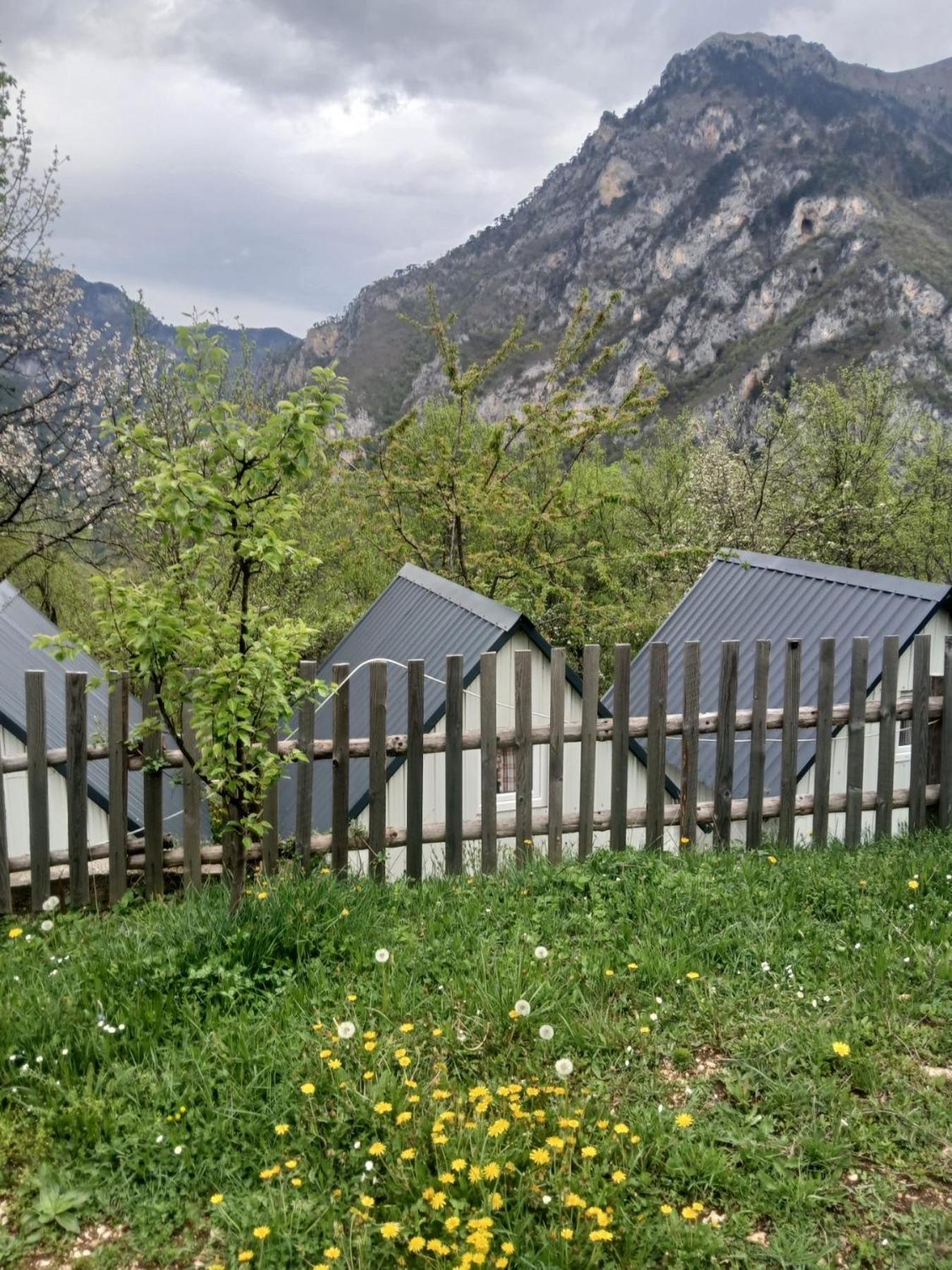 Ethno Cottage Momo Tepca 자블야크 외부 사진